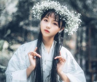 Hanfu Outfit for Autumn, Princess in Traditional Hanfu