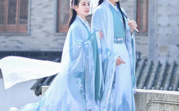 Transformation into a Dreamy Long-Sleeved Hanfu with an Ancient Style; Ancient Style Little Sister Wearing Hanfu