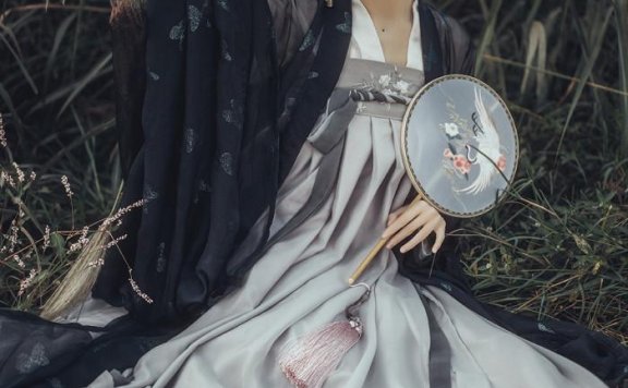 Can Ancient Style Hanfu Be Worn in Daily Life? Women Who Wear Hanfu Without Buying Ancient Costumes