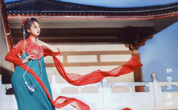 Traditional Chinese Clothing and Ancient Style Songs