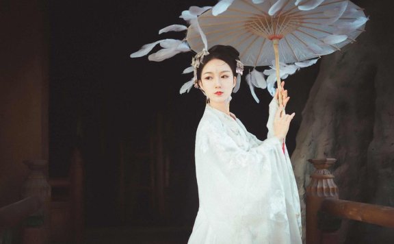 Summer Hanfu – The Splendid Garments of Many Flavors