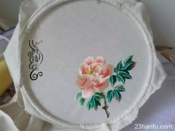 Teaching You How to Embroider with a Sewing Machine at Home