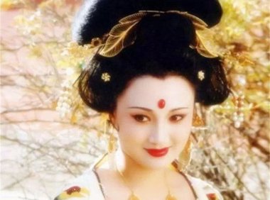 【Hanfu Makeup】Tang Dynasty makeup is a bit heavy: Are you applying makeup correctly if you love Hanfu?