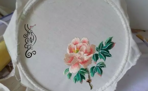 Teaching You How to Embroider with a Sewing Machine at Home